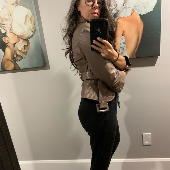 Belted Guess leather jacket - Picture 3 of 8